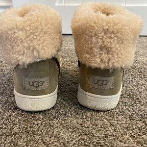 Ugg boots/shoes